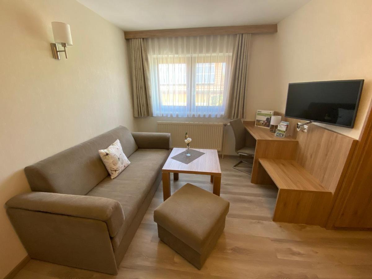 Privatzimmer Und Ferienwohnungen Leeb Persenbeug Bagian luar foto