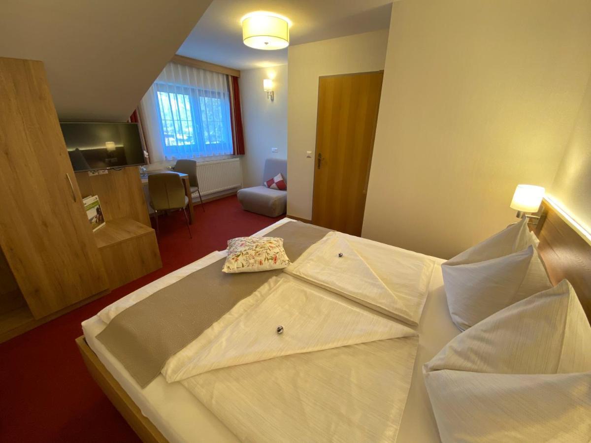 Privatzimmer Und Ferienwohnungen Leeb Persenbeug Bagian luar foto