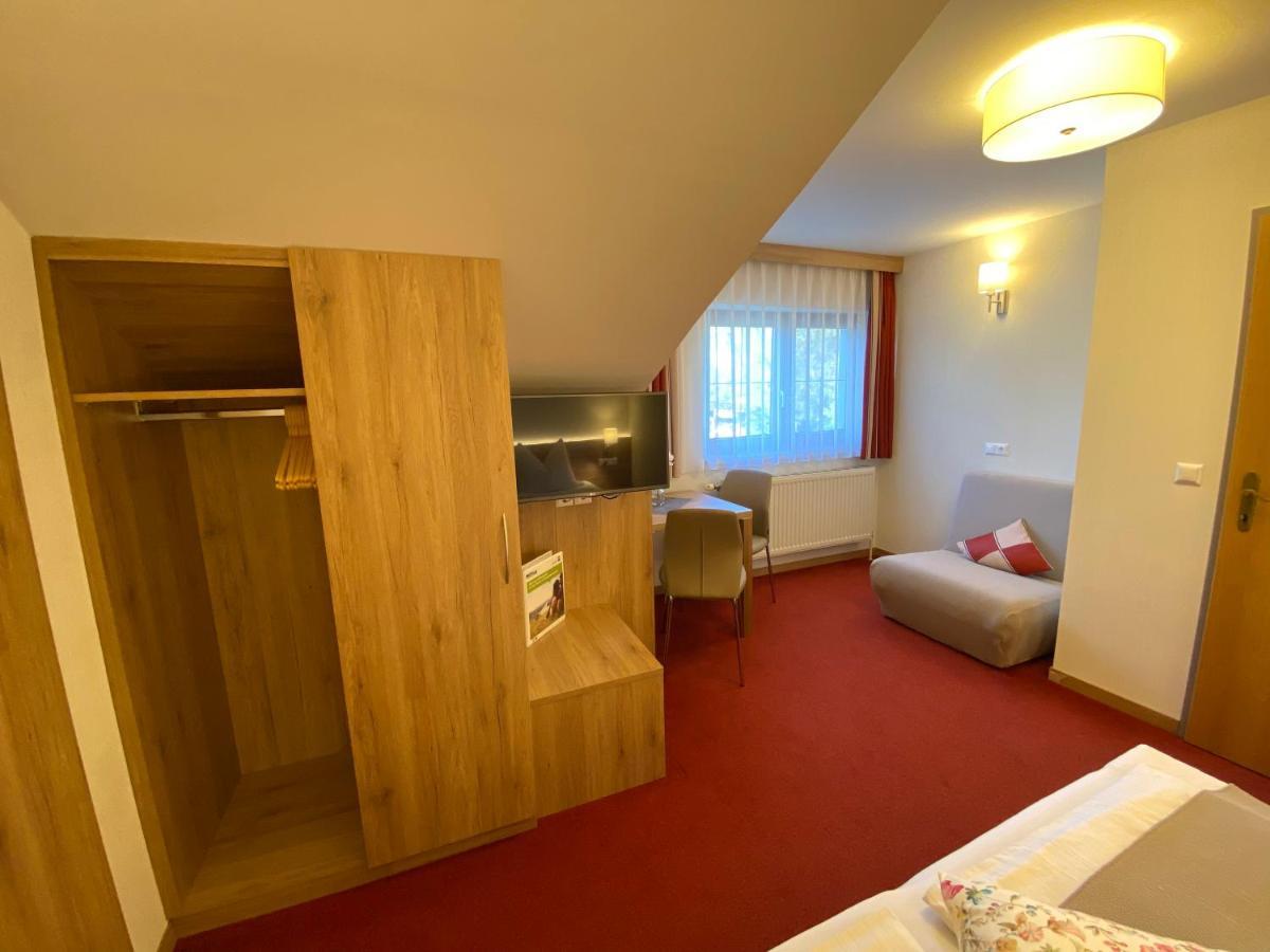 Privatzimmer Und Ferienwohnungen Leeb Persenbeug Bagian luar foto