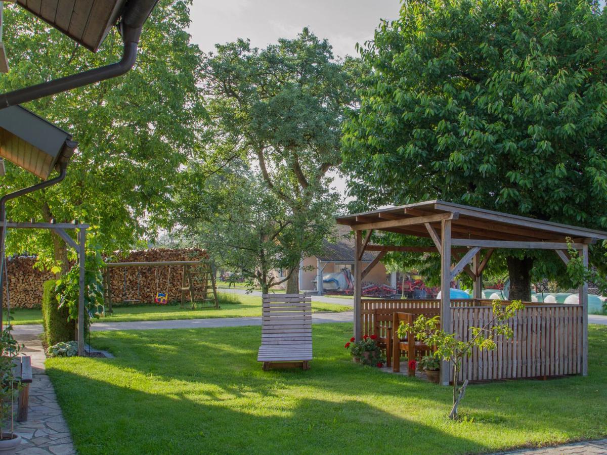 Privatzimmer Und Ferienwohnungen Leeb Persenbeug Bagian luar foto