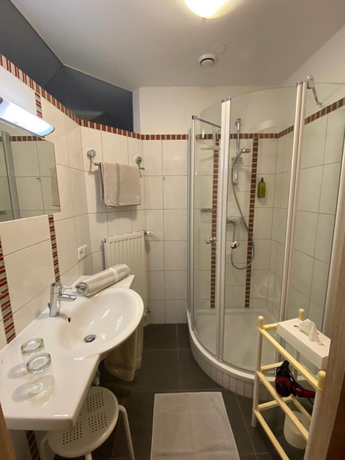 Privatzimmer Und Ferienwohnungen Leeb Persenbeug Bagian luar foto