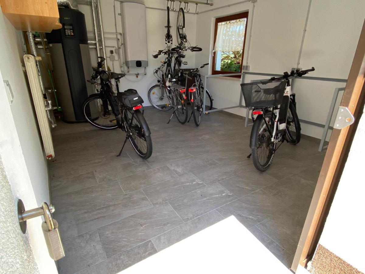 Privatzimmer Und Ferienwohnungen Leeb Persenbeug Bagian luar foto