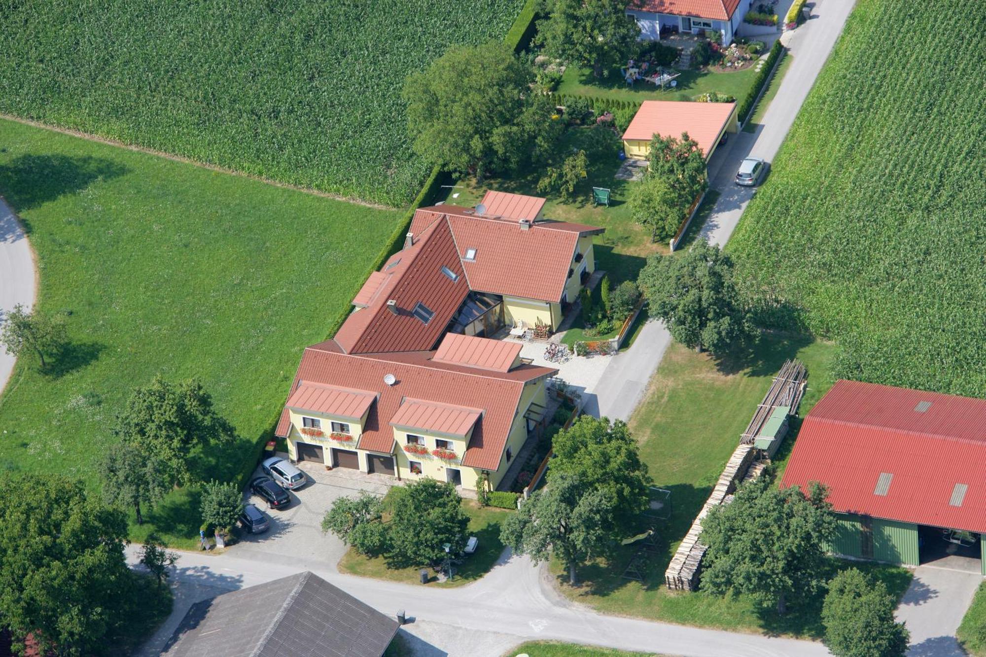 Privatzimmer Und Ferienwohnungen Leeb Persenbeug Bagian luar foto