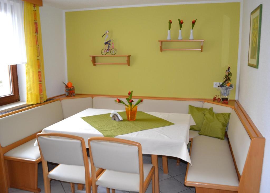 Privatzimmer Und Ferienwohnungen Leeb Persenbeug Bagian luar foto